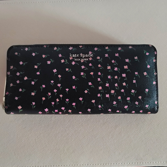 kate spade Handbags - Kate Spade zip wallet